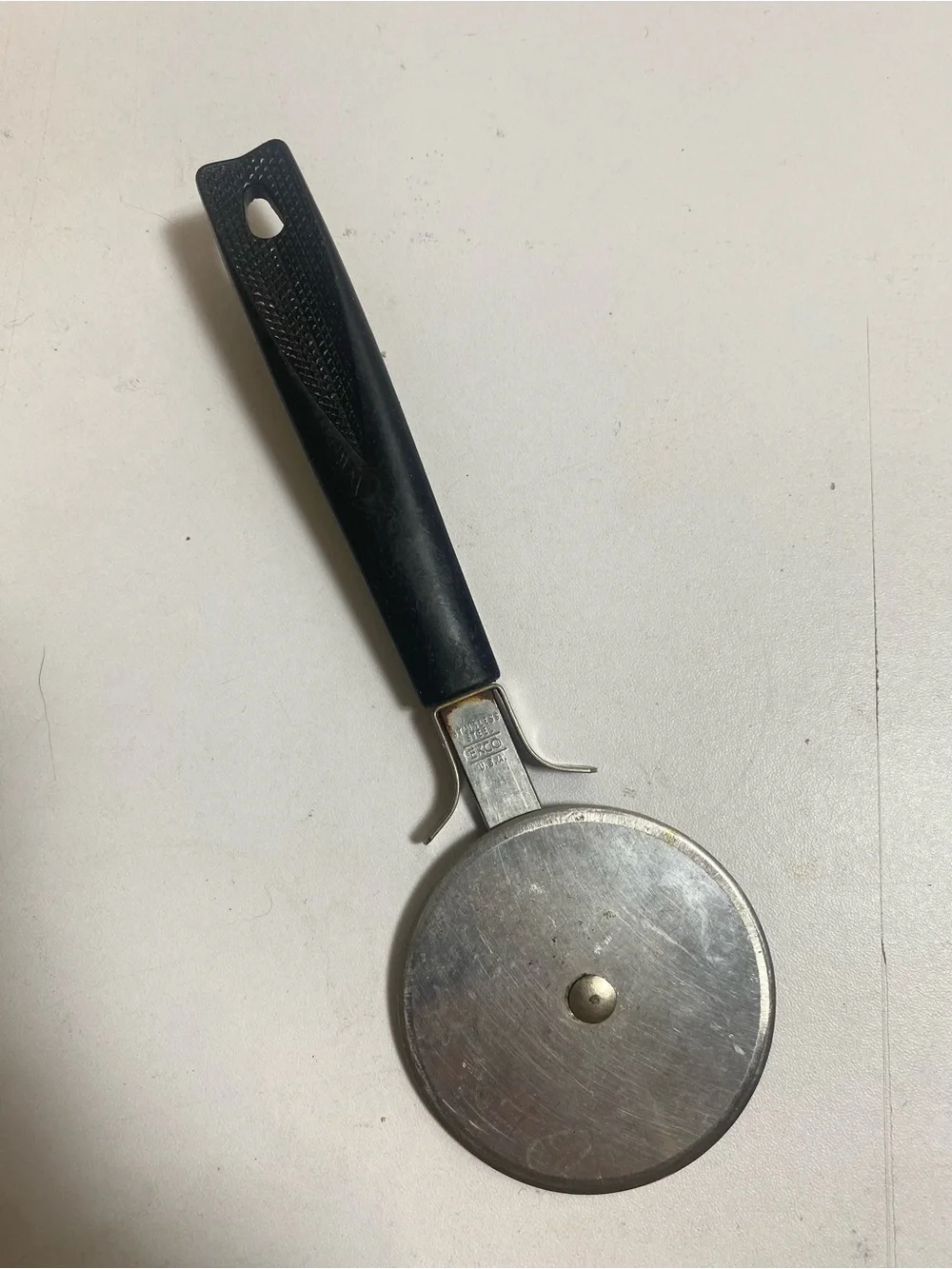 Vintage EKCO USA Pizza Cutter Wheel Black Handle 8”